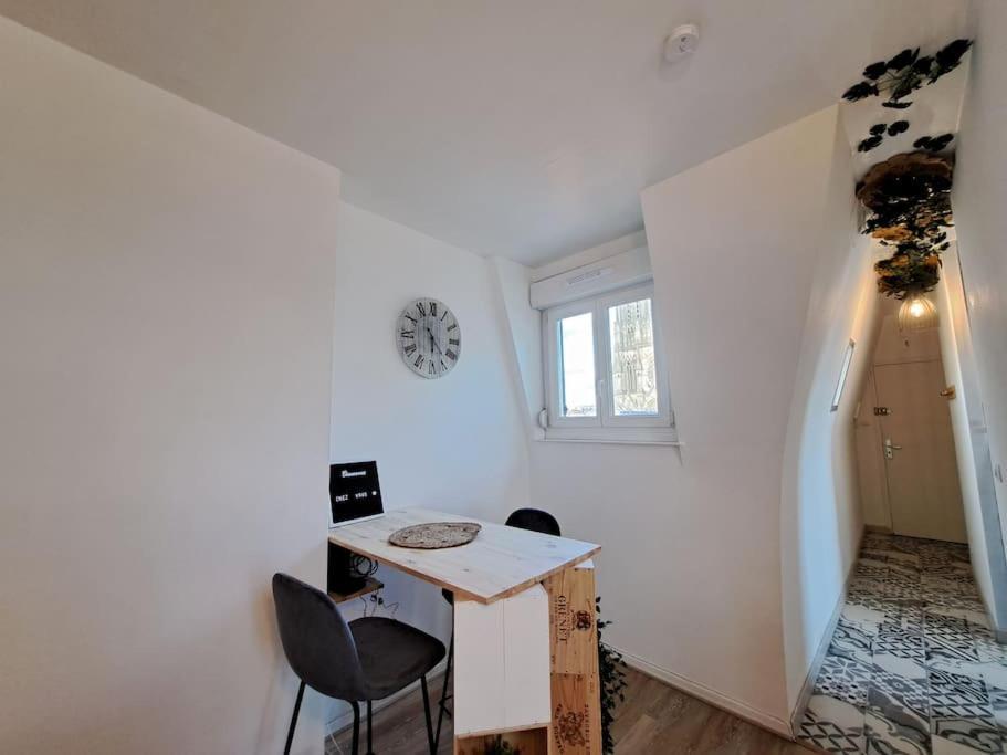 Faro, Vue Sur La Cathedrale Apartment Reims Exterior foto
