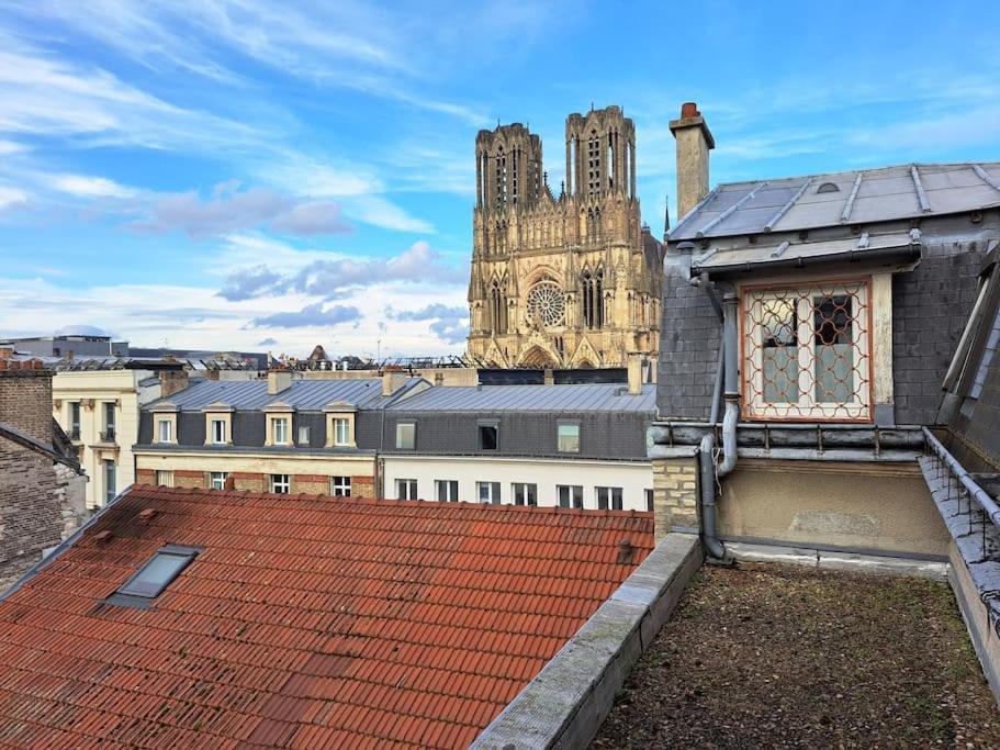 Faro, Vue Sur La Cathedrale Apartment Reims Exterior foto
